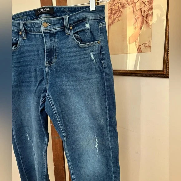 Liverpool Los Angeles Women’s Blue Denim Stretchy Crop Jeans Size 10 (30W) - Picture 3 of 9